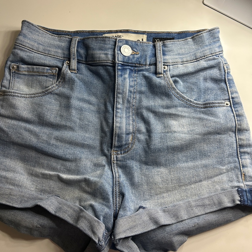 Light wash Garage Jean Short